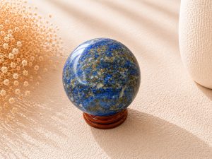 Sphère en Lapis-Lazuli Naturel sur Socle – Pierre de Sagesse, Intuition et Communication 594Gr