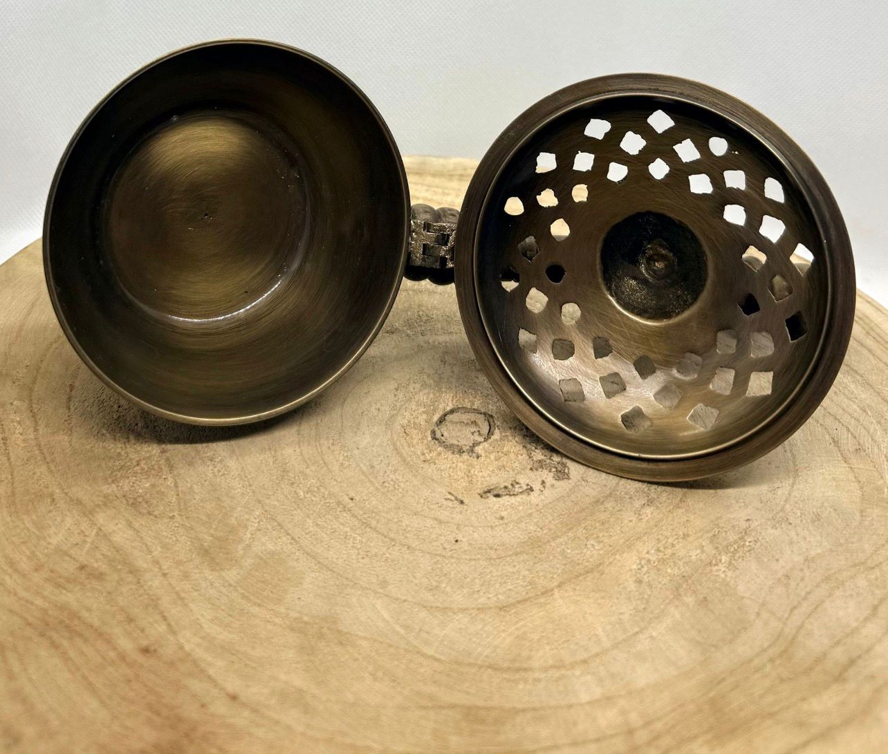 poêlon en laiton avec manche en bois – Image 2