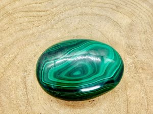 galet en malachite 220gr
