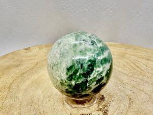 Sphère jade vert 256gr