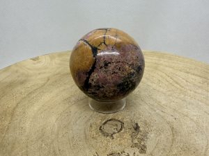 Sphère en Rhodonite – 381 g