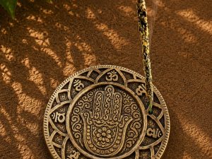 Porte-Encens Main de Fatma en Métal – Support Spirituel pour Bâtons d’Encens