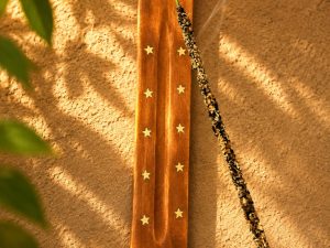 Porte-Encens Yin Yang en Bois – Support à Encens Zen et Harmonisant