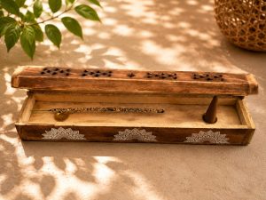 Boîte Porte-Encens Lotus en Bois avec Rangement – Support pour Bâtons et Cônes d’Encens